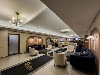 quality gold suit hotel
