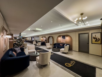quality gold suit hotel