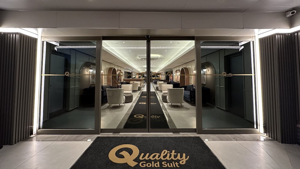 quality gold suit hotel