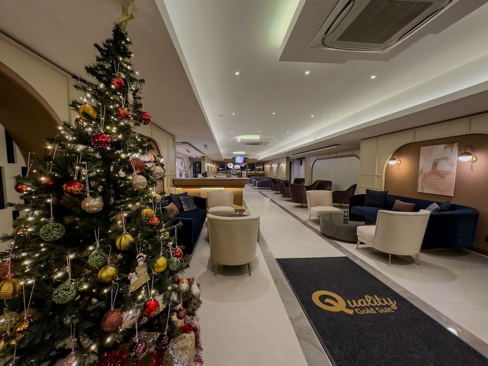 quality gold suit hotel