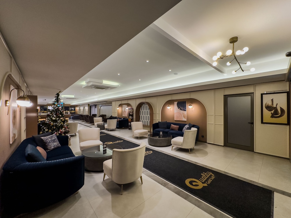 quality gold suit hotel