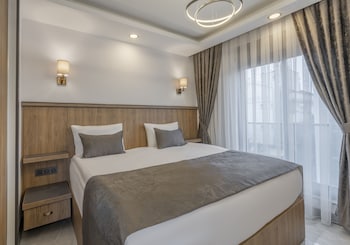 quality gold suit hotel