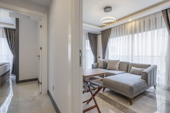 quality gold suit hotel