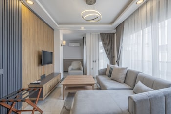 quality gold suit hotel