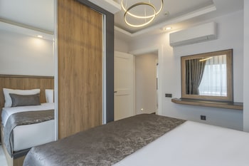 quality gold suit hotel