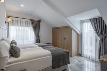 quality gold suit hotel