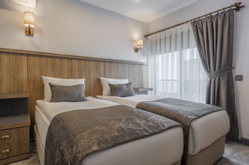 quality gold suit hotel