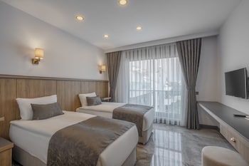 quality gold suit hotel