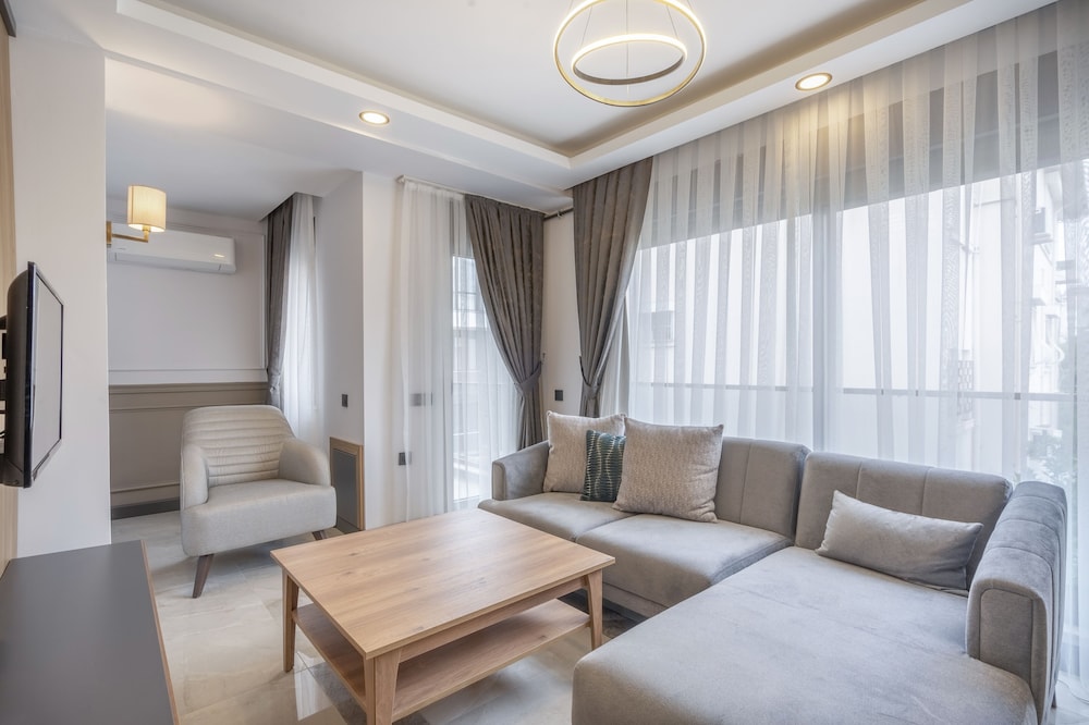quality gold suit hotel
