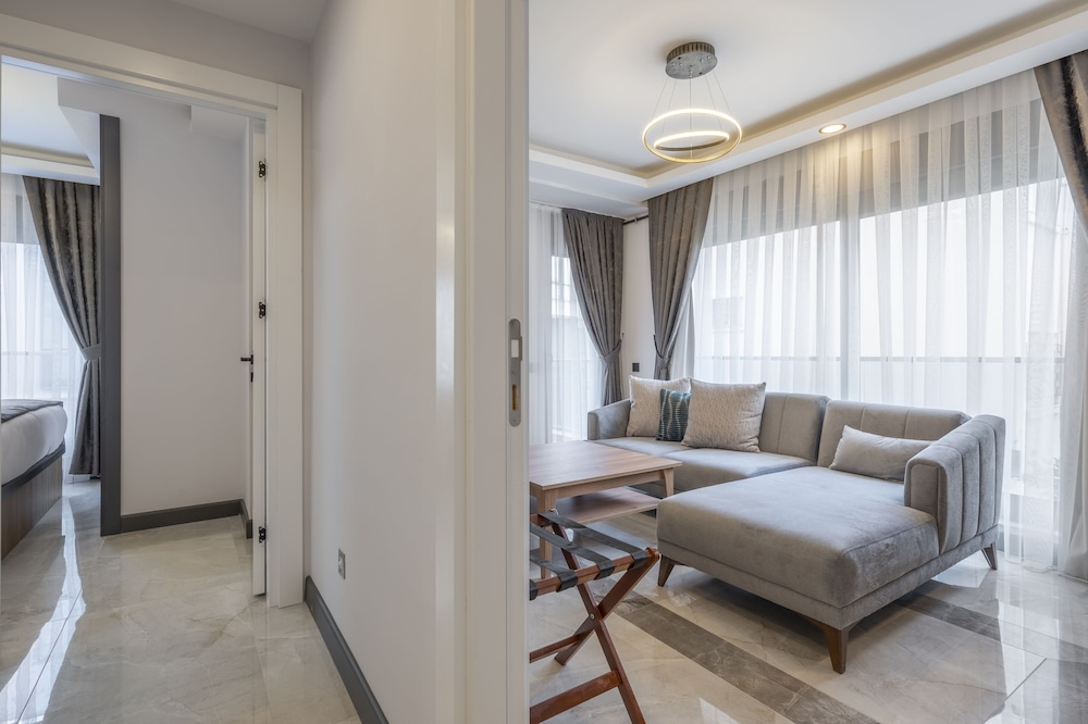 quality gold suit hotel