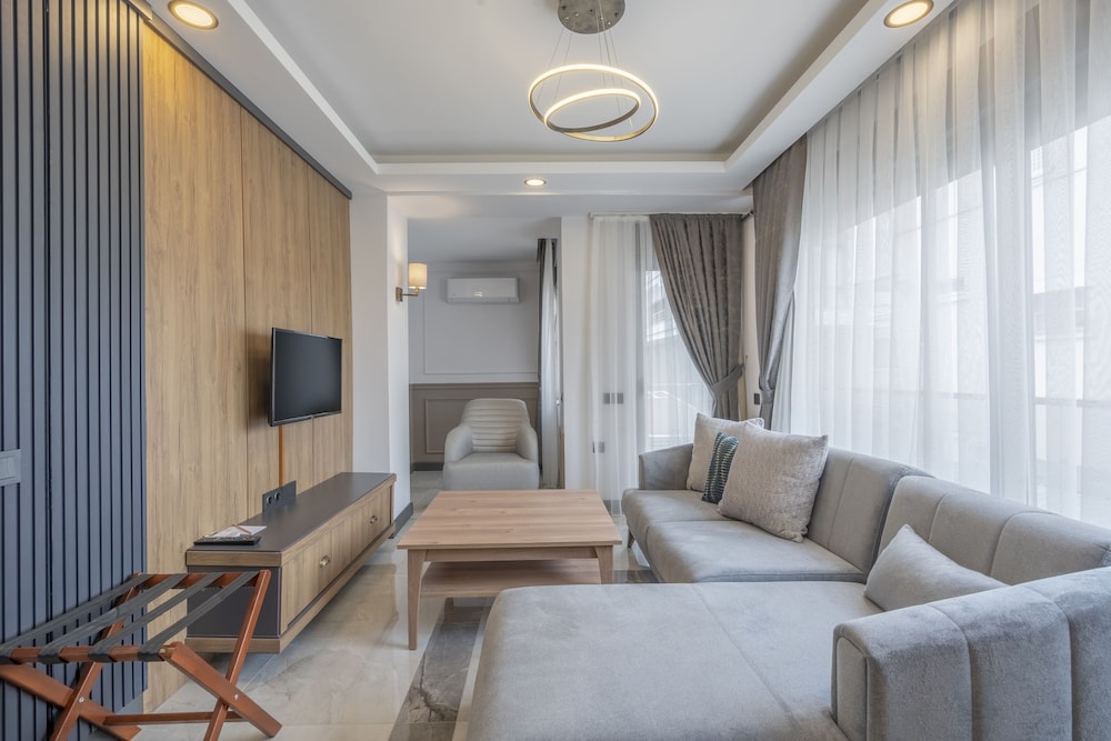 quality gold suit hotel