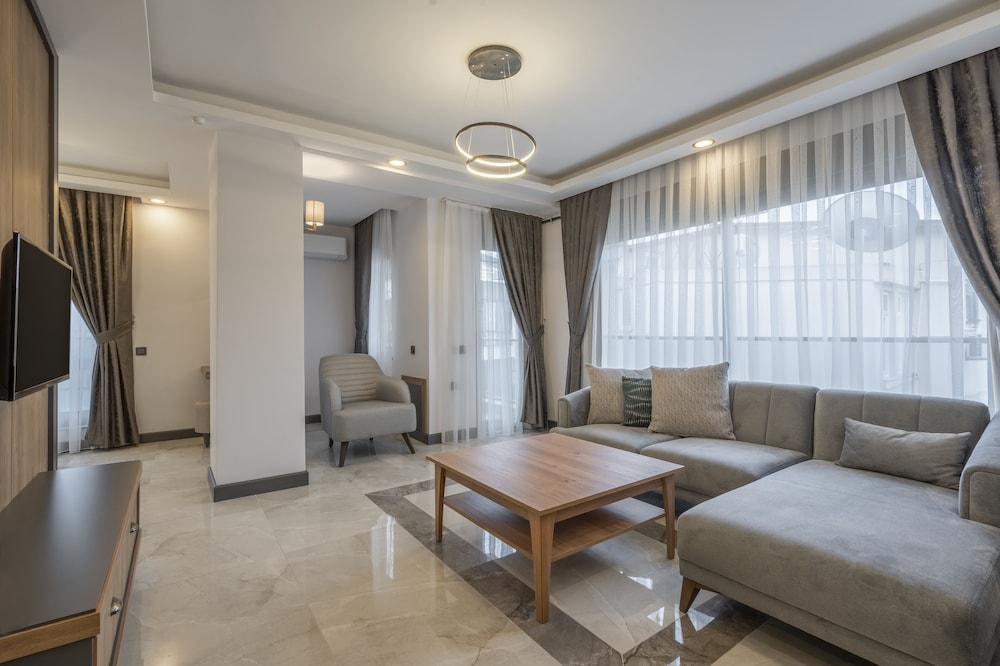 quality gold suit hotel
