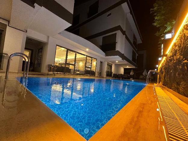 quality gold suit hotel