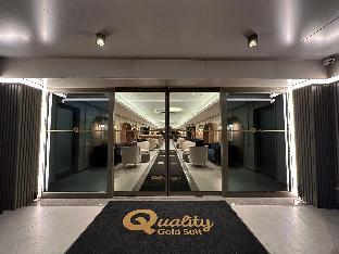 quality gold suit hotel