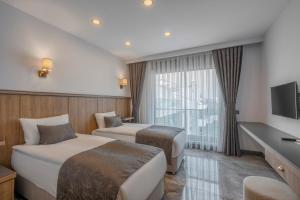 quality gold suit hotel