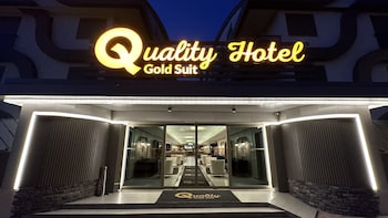 quality gold suit hotel