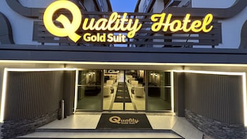 quality gold suit hotel