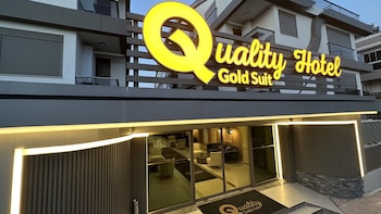 quality gold suit hotel