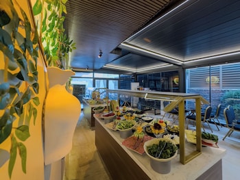 quality gold suit hotel