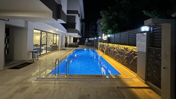 quality gold suit hotel
