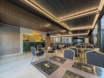 quality gold suit hotel