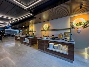 quality gold suit hotel