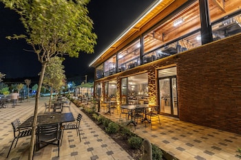 aronia bungalow