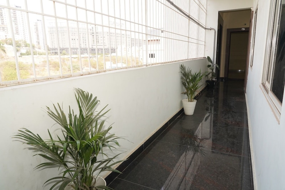 hotel royal suites and rooms near aig hospital gachibowli