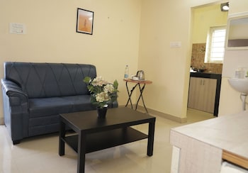 hotel royal suites and rooms near aig hospital gachibowli