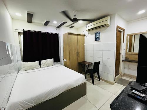 hotel royal suites and rooms near aig hospital gachibowli