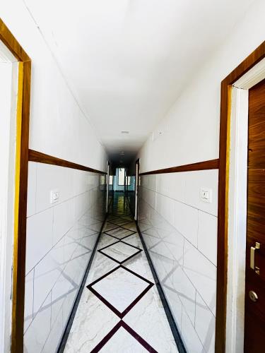 hotel royal suites and rooms near aig hospital gachibowli