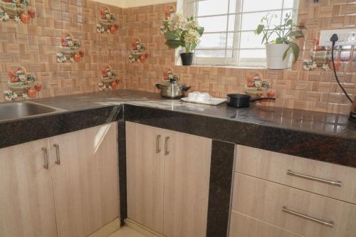 hotel royal suites and rooms near aig hospital gachibowli