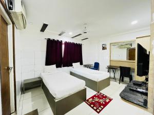 hotel royal suites and rooms near aig hospital gachibowli