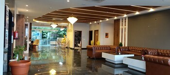 spt clarks inn suite mandi