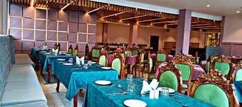 spt clarks inn suite mandi