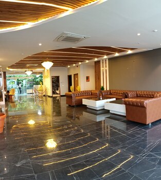 spt clarks inn suite mandi