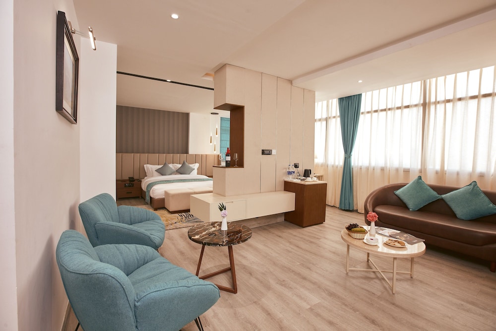 indreni suites hotel