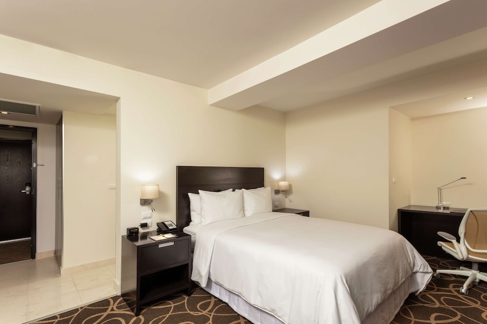 doubletree by hilton toluca