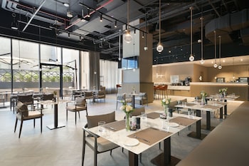 cheval maison the palm dubai