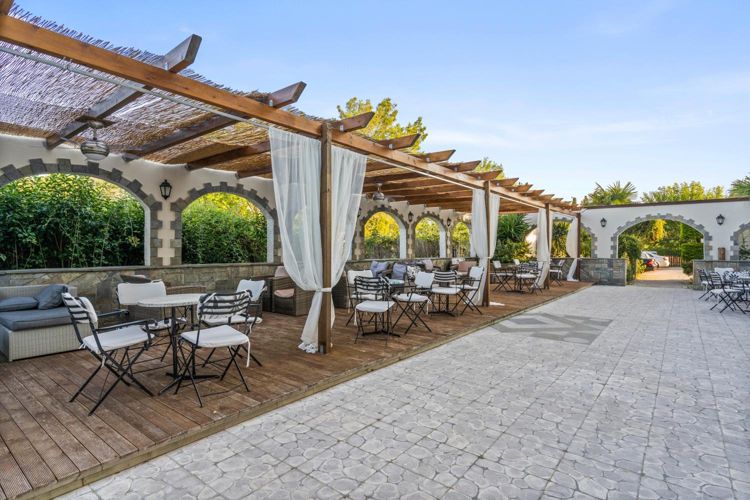 Stefania Hotel,Athens>>Amarinthos,3 star