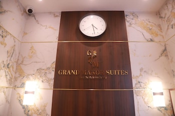 Grand Manor Suites