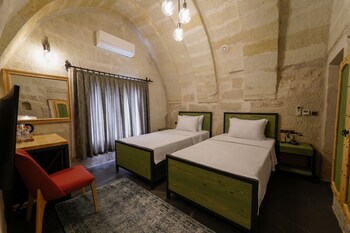 the niche cave hotel