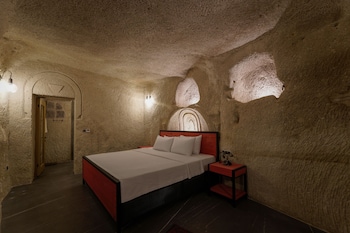 the niche cave hotel
