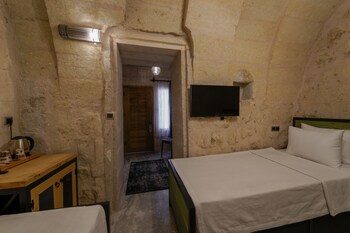 the niche cave hotel