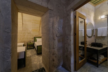 the niche cave hotel