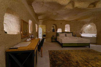 the niche cave hotel