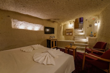 the niche cave hotel