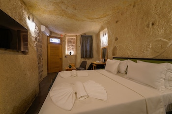 the niche cave hotel