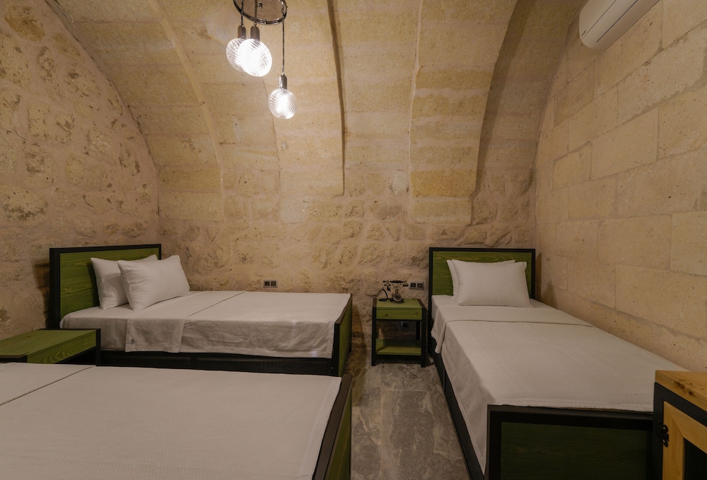 the niche cave hotel