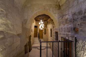 the niche cave hotel